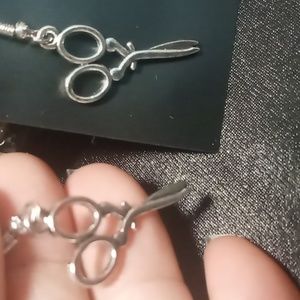 Dangle earrings scissors